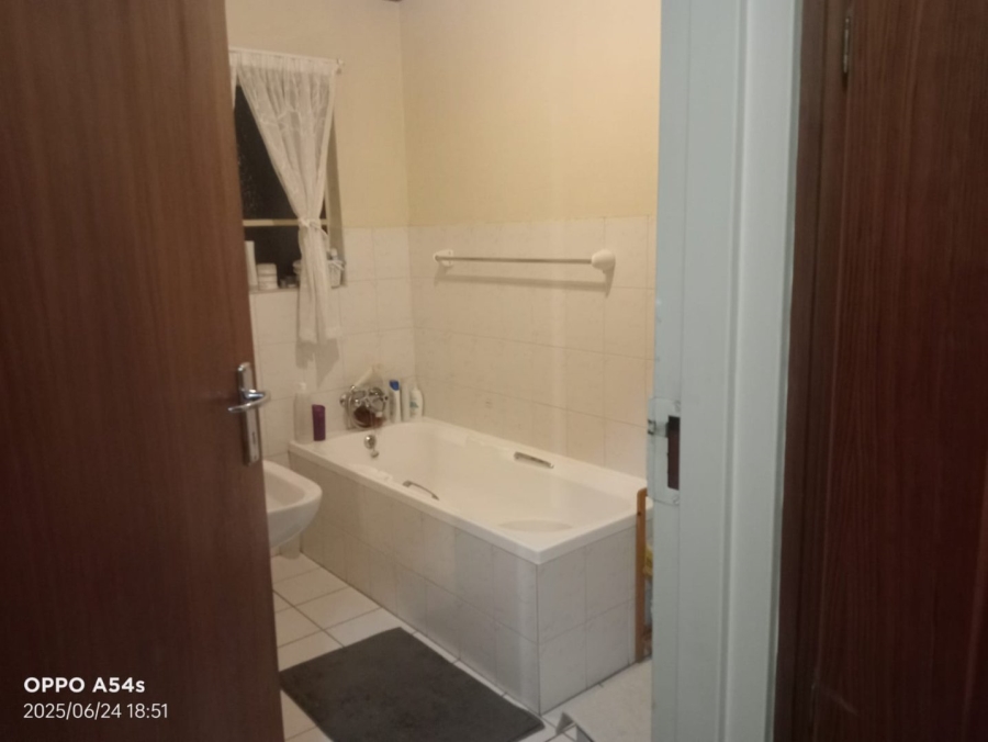 3 Bedroom Property for Sale in Hospitaalpark Free State